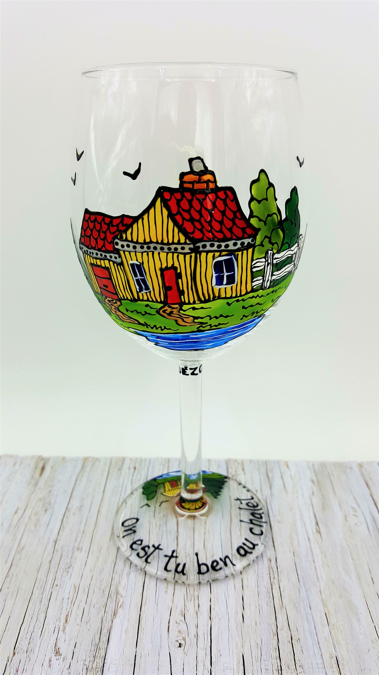 Coupe à vin chalet jaune