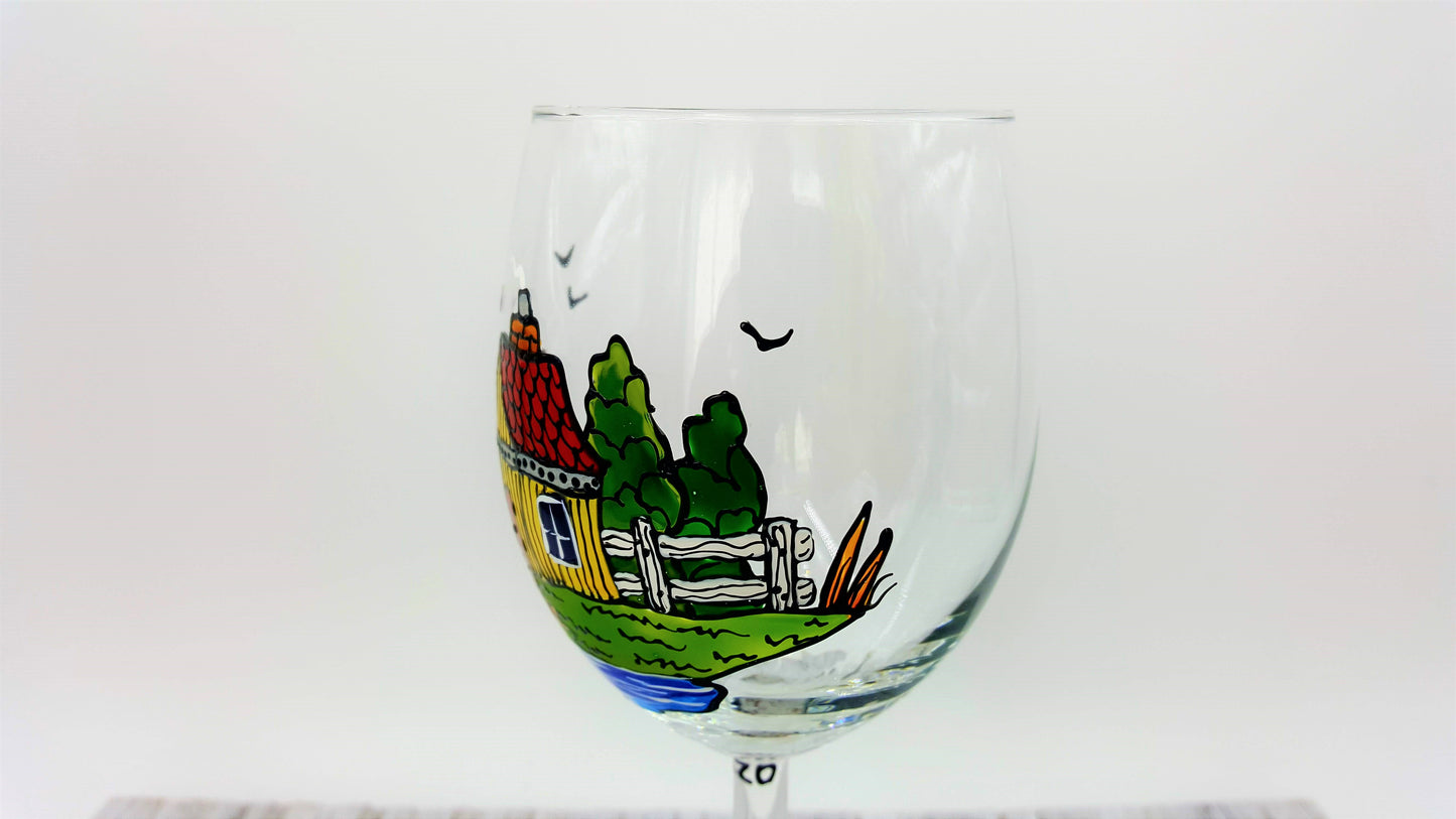 Coupe à vin chalet jaune