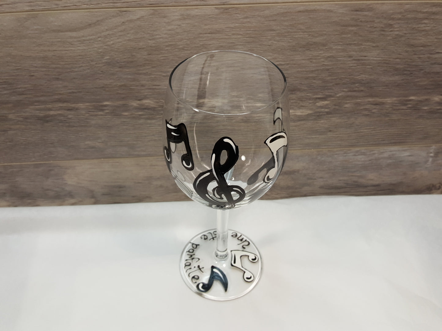 Coupe à vin notes de musique