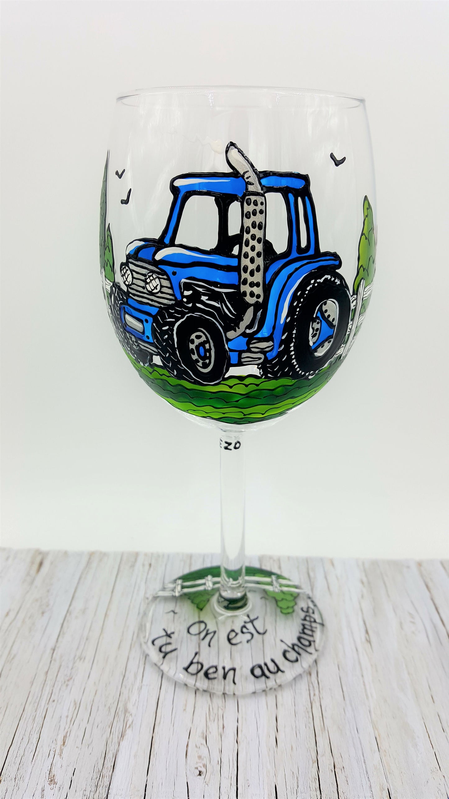 Coupe à vin tracteur bleu