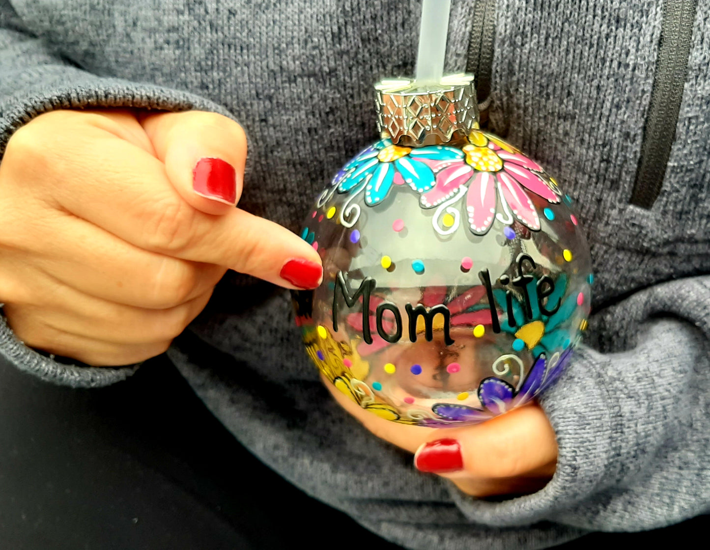 Boule cocktail "Mon drink de #Mom life" et fleurs