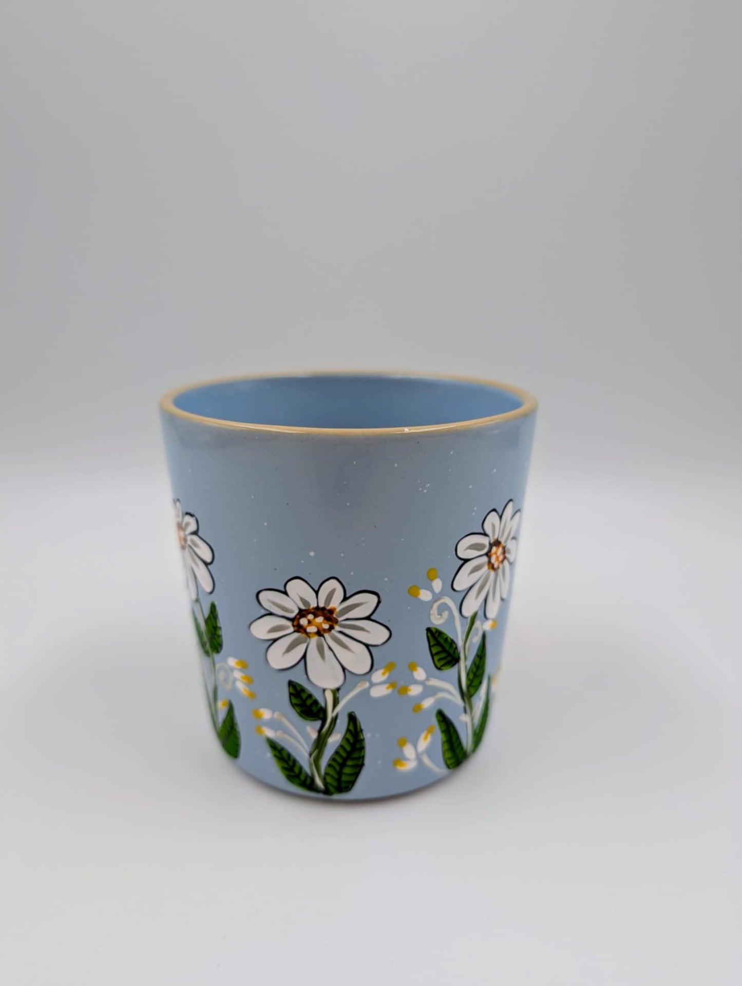 Tasse petites marguerites blanches