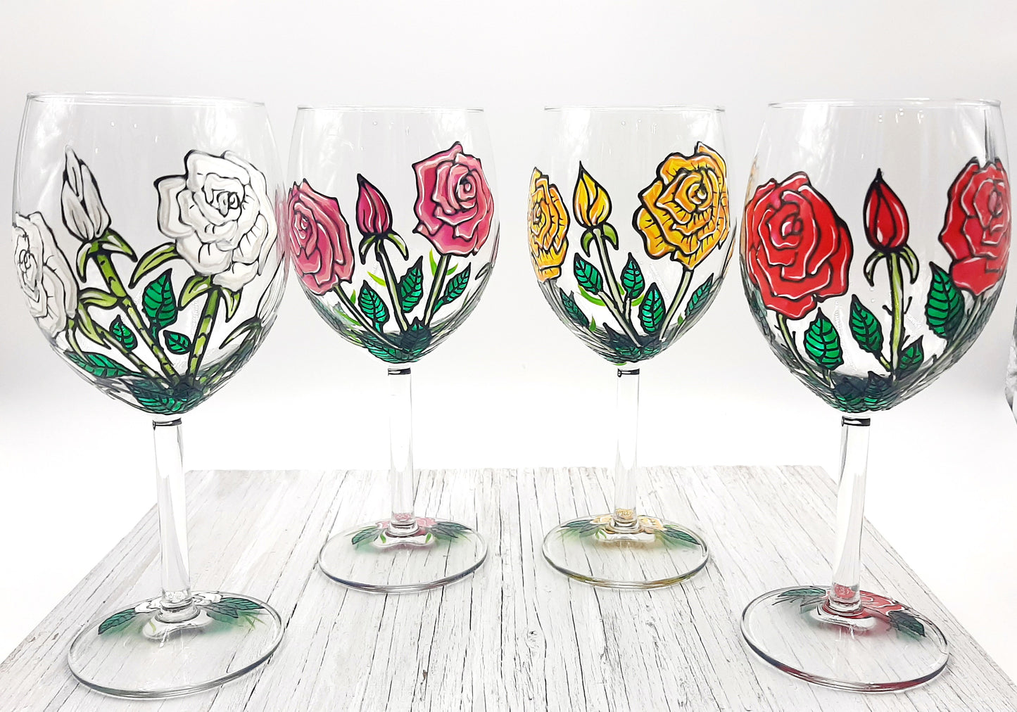 Coupe à vin roses, choisissez parmi ses 4 choix de couleurs de roses, rose rouge, rose blanche, rose jaune, rose bleue