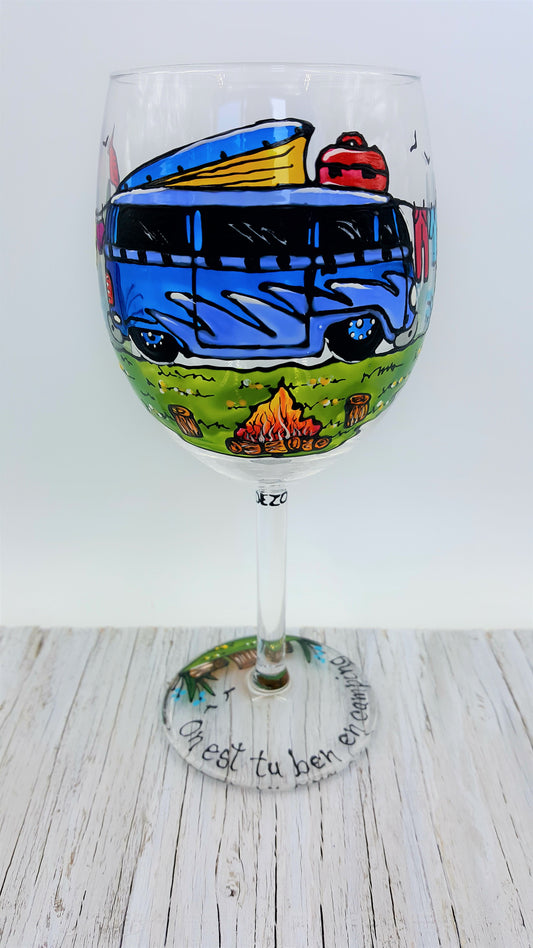 Coupe à vin camping car turquoise et mauve