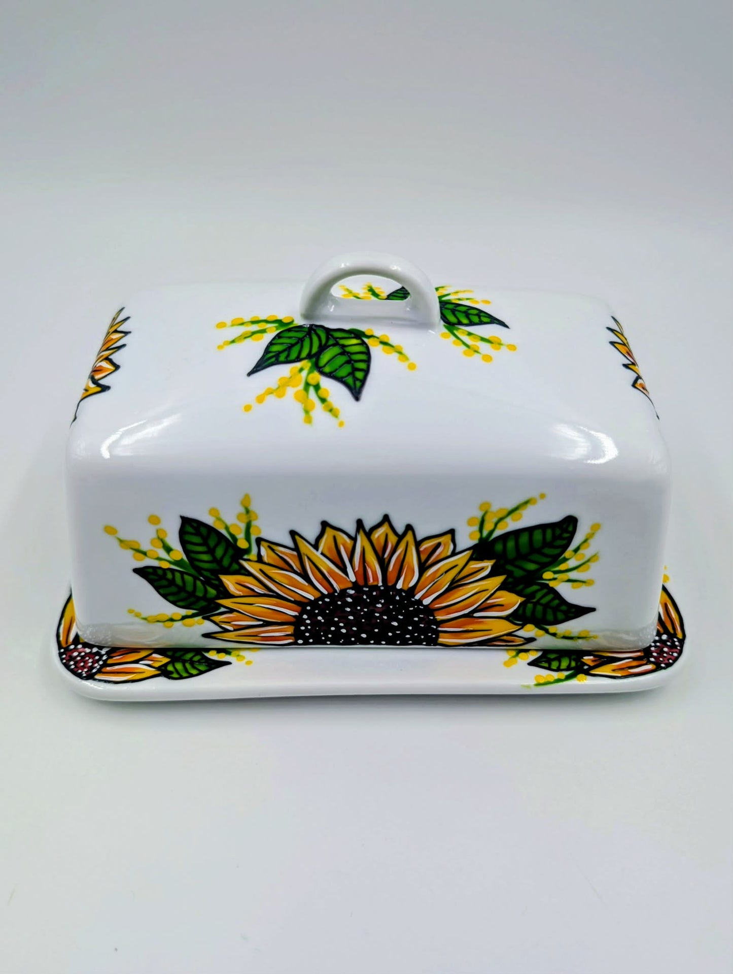 Beurrier en porcelaine tournesols, douceur et soleil au quotidien, art de la table, peint à la main