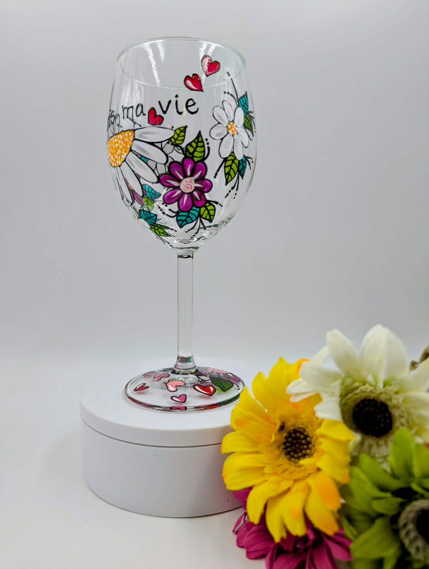 Coupe à vin Tu fleuris ma vie, marguerites blanches, fleurs  * cadeau St-Valentin  * cadeau amour
